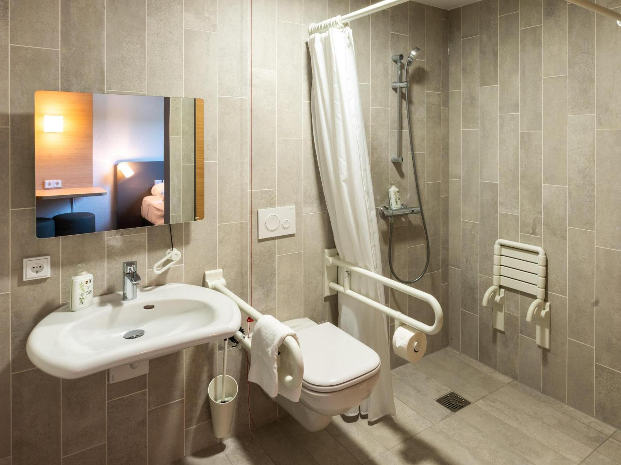 B&B Hotel Magdeburg-Barleben Buitenkant foto