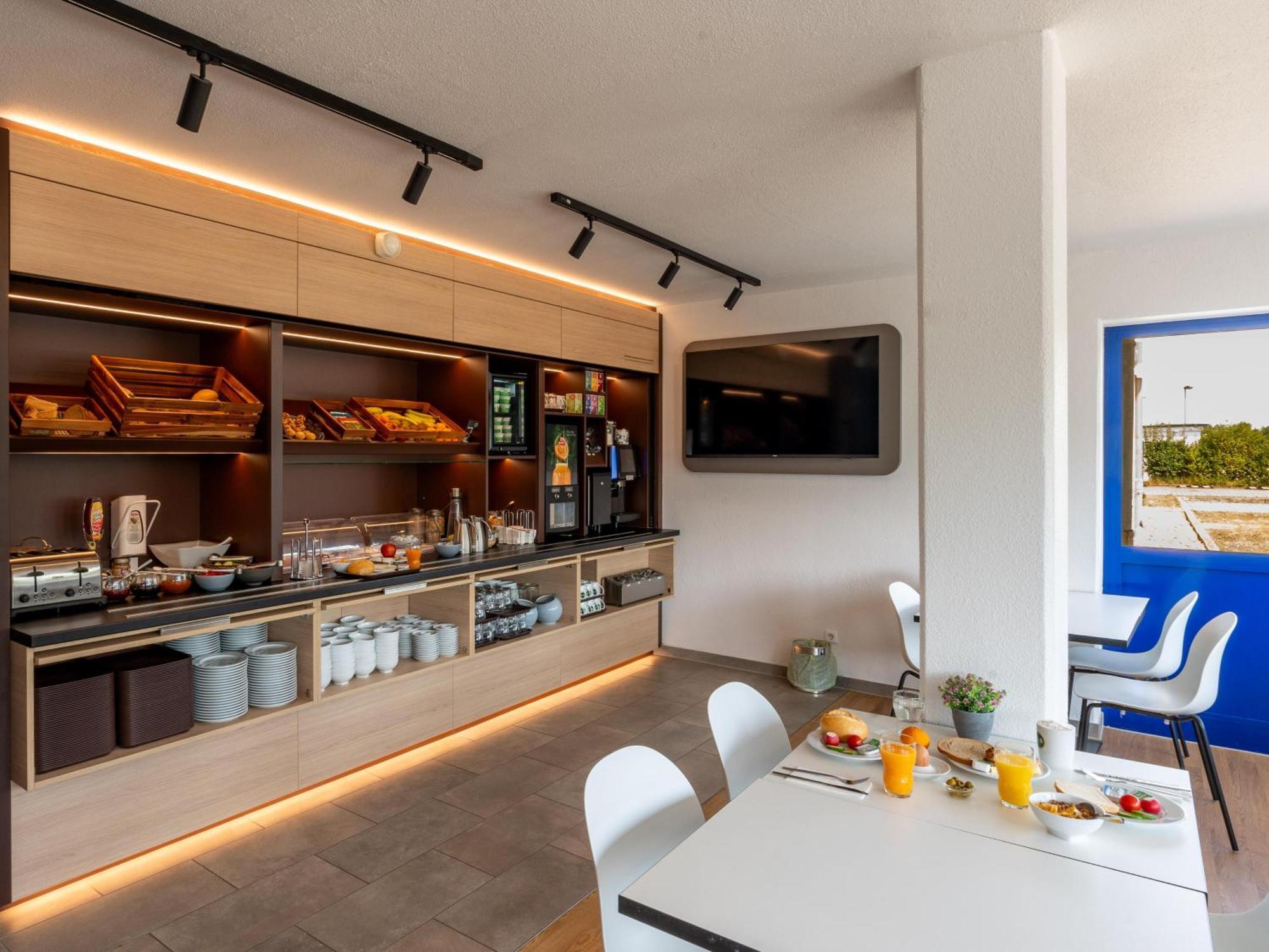 B&B Hotel Magdeburg-Barleben Buitenkant foto